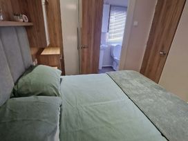 Marton Mere Holiday Village - Holiday Accommodation 22350 - Lake District - 1188661 - thumbnail photo 8