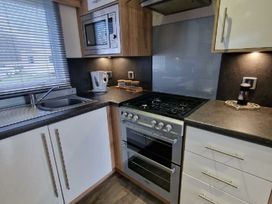 Marton Mere Holiday Village - Holiday Accommodation 22350 - Lake District - 1188661 - thumbnail photo 10