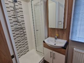 Marton Mere Holiday Village - Holiday Accommodation 22350 - Lake District - 1188661 - thumbnail photo 11