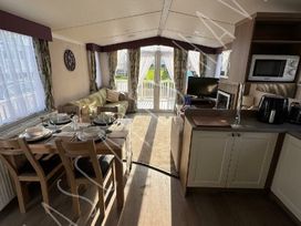 Primrose Valley Holiday Park - Holiday Accommodation 22353 - North Yorkshire (incl. Whitby) - 1188663 - thumbnail photo 6