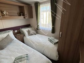 Primrose Valley Holiday Park - Holiday Accommodation 22353 - North Yorkshire (incl. Whitby) - 1188663 - thumbnail photo 7