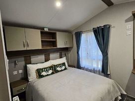 Aberdunant Hall Holiday Park - Holiday Accommodation 22358 - North Wales - 1188667 - thumbnail photo 16