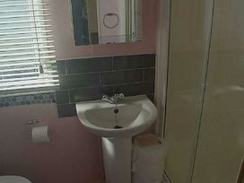 Lyons Winkups and Primrose - Holiday Accommodation 2237 - North Wales - 1188677 - thumbnail photo 6