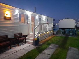 Lyons Winkups and Primrose - Holiday Accommodation 2237 - North Wales - 1188677 - thumbnail photo 8