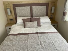 Rockley Park - Holiday Accommodation 228 - Dorset - 1188704 - thumbnail photo 2