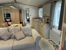 Rockley Park - Holiday Accommodation 228 - Dorset - 1188704 - thumbnail photo 6