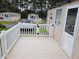 Newquay Holiday Park - Holiday Accommodation 2306 - Cornwall - 1188708 - thumbnail photo 3