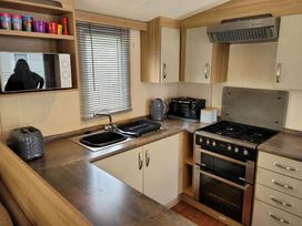 Newquay Holiday Park - Holiday Accommodation 2306 - Cornwall - 1188708 - thumbnail photo 9