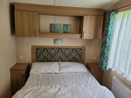 Newquay Holiday Park - Holiday Accommodation 2306 - Cornwall - 1188708 - thumbnail photo 11