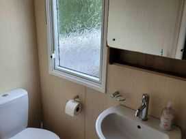 Newquay Holiday Park - Holiday Accommodation 2306 - Cornwall - 1188708 - thumbnail photo 16