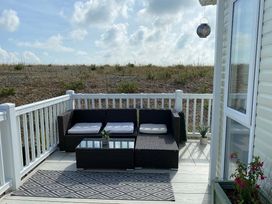 Pevensey Bay Holiday Park - Holiday Accommodation 2369 - Kent & Sussex - 1188713 - thumbnail photo 14