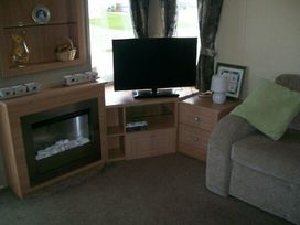Hopton Holiday Village - Holiday Accommodation 2373 - Suffolk & Essex - 1188714 - thumbnail photo 2