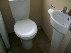 Hopton Holiday Village - Holiday Accommodation 2373 - Suffolk & Essex - 1188714 - thumbnail photo 4