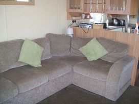 Hopton Holiday Village - Holiday Accommodation 2373 - Suffolk & Essex - 1188714 - thumbnail photo 9