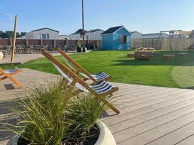 Hayling Island Holiday Park - Meadow Bay Villages - Holiday Accommodation 2399 - Hampshire - 1188716 - thumbnail photo 13