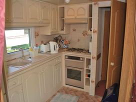 Greenacres Holiday Park - Holiday Accommodation 243 - North Wales - 1188718 - thumbnail photo 5