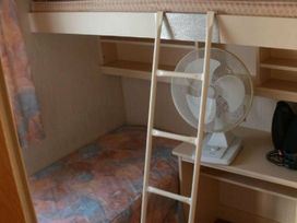 Greenacres Holiday Park - Holiday Accommodation 243 - North Wales - 1188718 - thumbnail photo 10