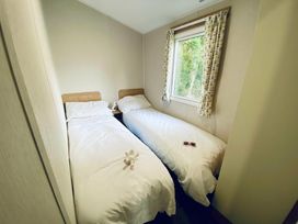 White Acres Holiday Park - Holiday Accommodation 2484 - Cornwall - 1188721 - thumbnail photo 7