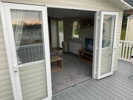 White Acres Holiday Park - Holiday Accommodation 2484 - Cornwall - 1188721 - thumbnail photo 8