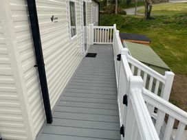 White Acres Holiday Park - Holiday Accommodation 2484 - Cornwall - 1188721 - thumbnail photo 9