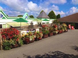 White Acres Holiday Park - Holiday Accommodation 2484 - Cornwall - 1188721 - thumbnail photo 16