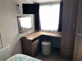 Blue Dolphin Holiday Park - Holiday Accommodation 2485 - North Yorkshire (incl. Whitby) - 1188722 - thumbnail photo 9
