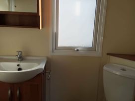 Southview Holiday Park - Holiday Accommodation 250 - Lincolnshire - 1188724 - thumbnail photo 6