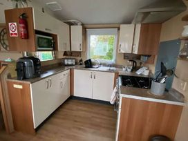 Presthaven Beach Resort - Holiday Accommodation 2516 - North Wales - 1188727 - thumbnail photo 9