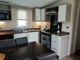 Primrose Valley Holiday Park - Holiday Accommodation 2533 - North Yorkshire (incl. Whitby) - 1188731 - thumbnail photo 10