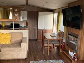 Golden Sands Kinmel Bay - Holiday Accommodation 258 - North Wales - 1188733 - thumbnail photo 4