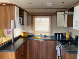 Golden Sands Kinmel Bay - Holiday Accommodation 258 - North Wales - 1188733 - thumbnail photo 7