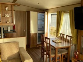 Golden Sands Kinmel Bay - Holiday Accommodation 258 - North Wales - 1188733 - thumbnail photo 8