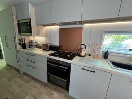 Kiln Park Holiday Park - Holiday Accommodation 2591 - South Wales - 1188736 - thumbnail photo 2