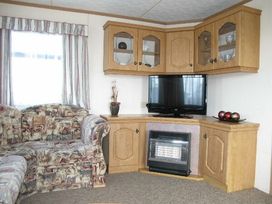 Kingfisher Caravan Park - Holiday Accommodation 265 - Lincolnshire - 1188741 - thumbnail photo 1
