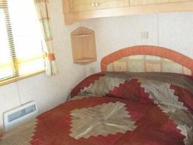 Kingfisher Caravan Park - Holiday Accommodation 265 - Lincolnshire - 1188741 - thumbnail photo 6