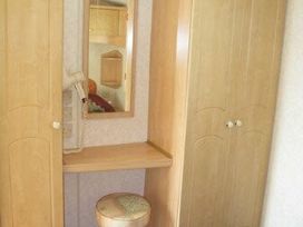 Kingfisher Caravan Park - Holiday Accommodation 265 - Lincolnshire - 1188741 - thumbnail photo 7