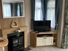 Starre Gorse Holiday Park - Holiday Accommodation 2732 - South Wales - 1188750 - thumbnail photo 6
