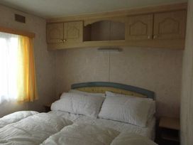 Kingfisher Caravan Park - Holiday Accommodation 2792 - Lincolnshire - 1188753 - thumbnail photo 6