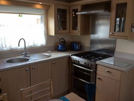 Golden Gate Holiday Centre - Holiday Accommodation 2837 - North Wales - 1188757 - thumbnail photo 3