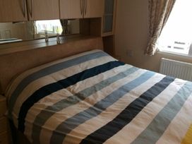 Golden Gate Holiday Centre - Holiday Accommodation 2837 - North Wales - 1188757 - thumbnail photo 5
