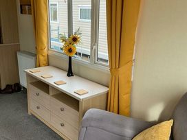 Golden Gate Holiday Centre - Holiday Accommodation 2837 - North Wales - 1188757 - thumbnail photo 11