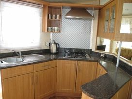 Kingfisher Caravan Park - Holiday Accommodation 2906 - Lincolnshire - 1188760 - thumbnail photo 4