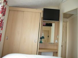 Kingfisher Caravan Park - Holiday Accommodation 2906 - Lincolnshire - 1188760 - thumbnail photo 5