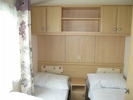 Kingfisher Caravan Park - Holiday Accommodation 2906 - Lincolnshire - 1188760 - thumbnail photo 8