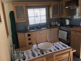 Church Farm Holiday Village - Holiday Accommodation 2919 - Hampshire - 1188762 - thumbnail photo 6