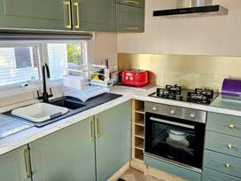 Quay West Holiday Park - Holiday Accommodation 2962 - Mid Wales - 1188765 - thumbnail photo 9