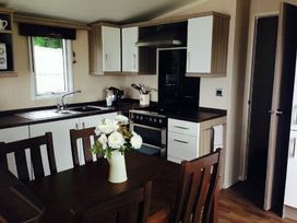 Lydstep Beach - Holiday Accommodation 2968 - South Wales - 1188766 - thumbnail photo 5