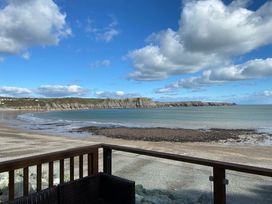 Lydstep Beach - Holiday Accommodation 2968 - South Wales - 1188766 - thumbnail photo 10