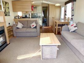 Hopton Holiday Village - Holiday Accommodation 2983 - Suffolk & Essex - 1188768 - thumbnail photo 4