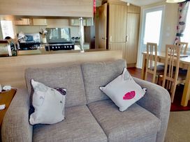 Hopton Holiday Village - Holiday Accommodation 2983 - Suffolk & Essex - 1188768 - thumbnail photo 5